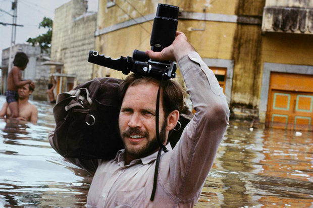 ﻿Steve McCurry in Monsoon floods, India, 1983