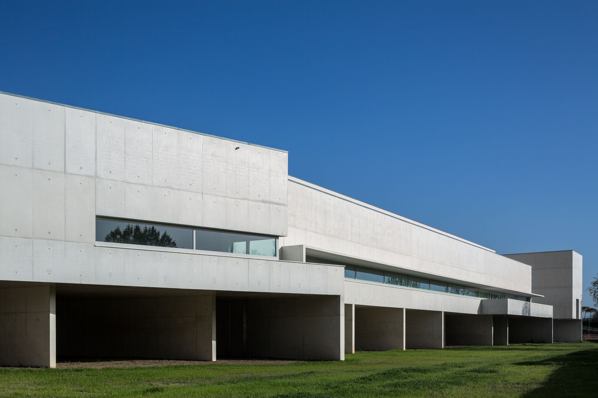 MACNA - Nadir Afonso Contemporary Art Museum, Chaves - Álvaro Siza