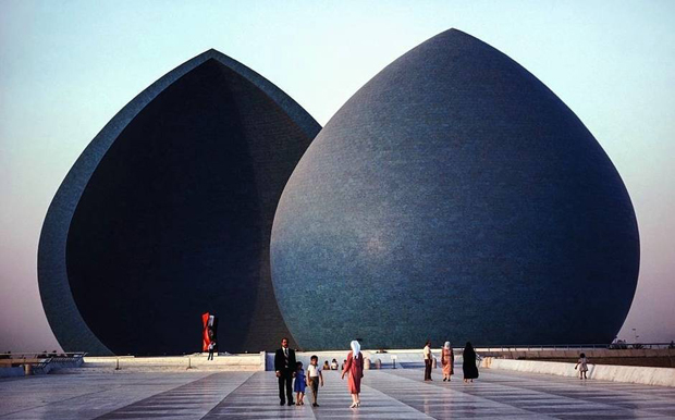 Al-Shaheed Monument, Baghdad, Iraq - Steve McCurry