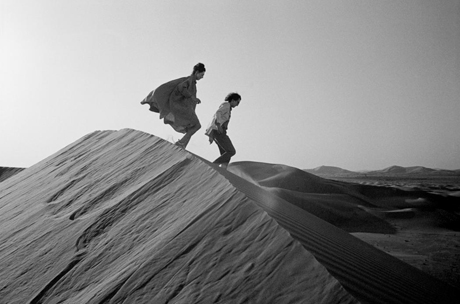 Jeanne-Claude and Christo in Abu Dhabi in 1982 