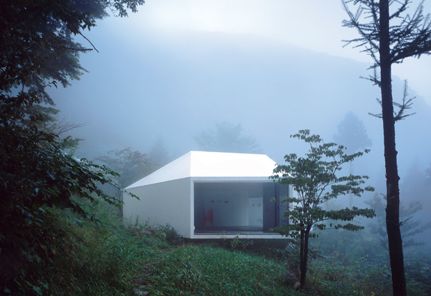 Villa and Gallery in Karuizawa completed by Makoto Yamaguchi Architectural Design in 2003
