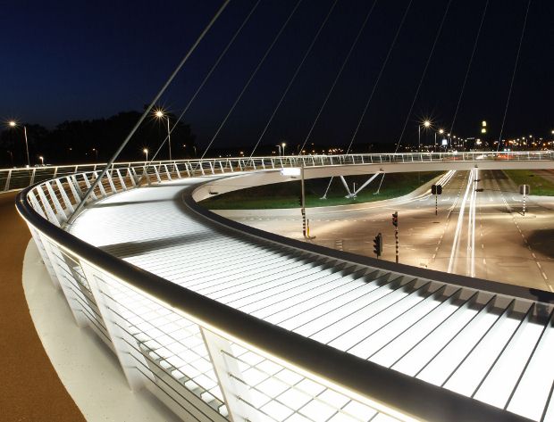 IPV Delft's Circular Hovenring Cyclist Bridge