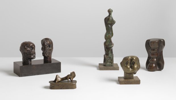 From left to right: Emperors’ Heads, 1961; Maquette for Reclining Figure: Cloak , 1966; Upright Motive D, 1968; Doll Head, 1967 and Column, 1973 Photo: Mike Bruce. Courtesy Gagosian Gallery. Reproduced by permission of The Henry Moore Foundation.