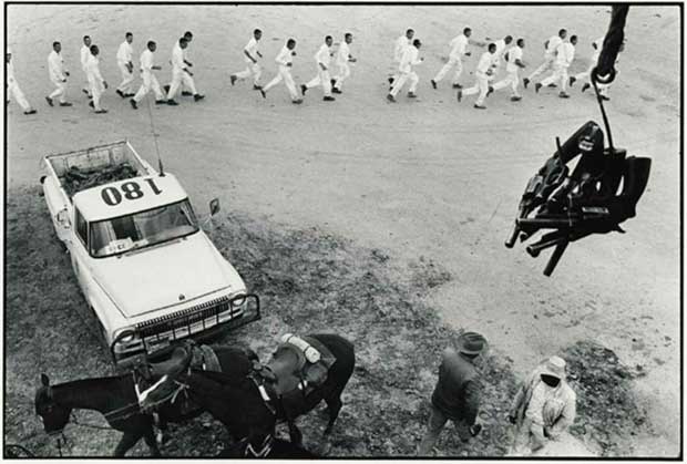 Guns are passed to the picket tower, Ferguson Unit - Danny Lyon