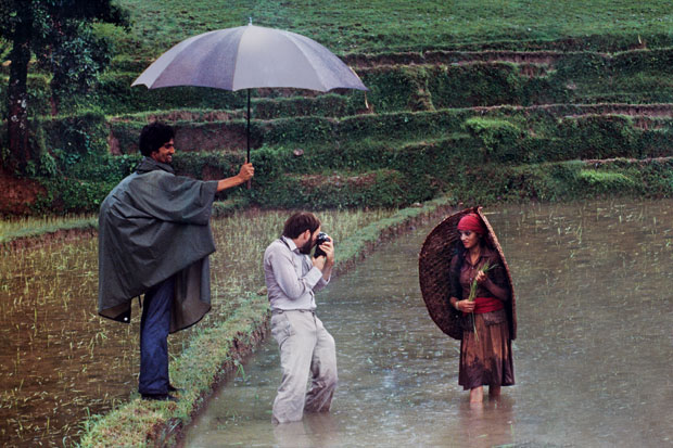 Steve McCurry photographing in Nepal, 1983