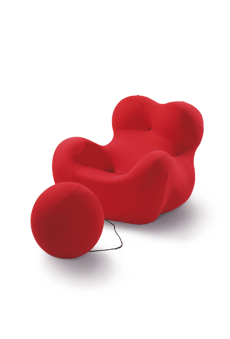 UP 5 & 6 / La Mamma / Donna, armchair and footrest (1969) by Gaetano Pesce