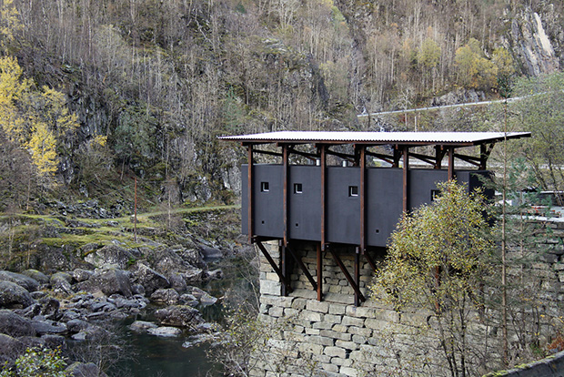Peter Zumthor's service building for Allmannajuvet gorge, Ryfylke, Norway. Photography by Arne Espeland 
