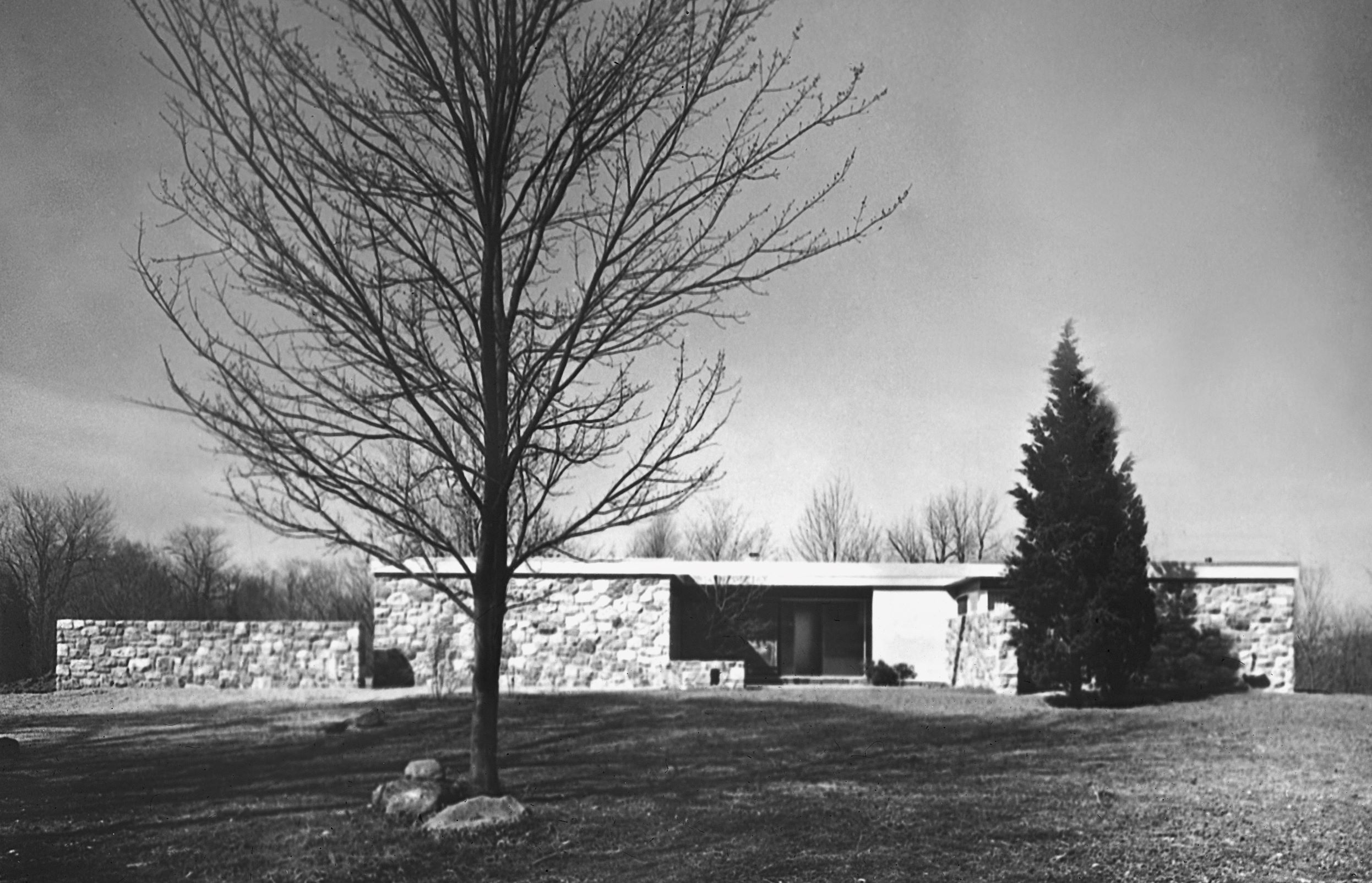 Breuer House II, Marcel Breuer, New Canaan, Connecticut (US), 1951.  Ben Schnall / Marcel Breuer Papers, Syracuse University Library and Marcel Breuer Papers, Syracuse University Library