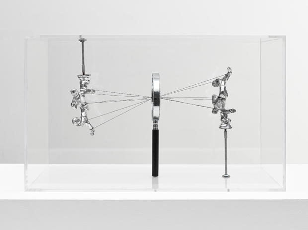 Damián Ortega - How to See
2013, Plexiglas vitrine, magnifying glass, thread and metal figures - Photo: Ben Westoby, Courtesy Freud Museum and London White Cube