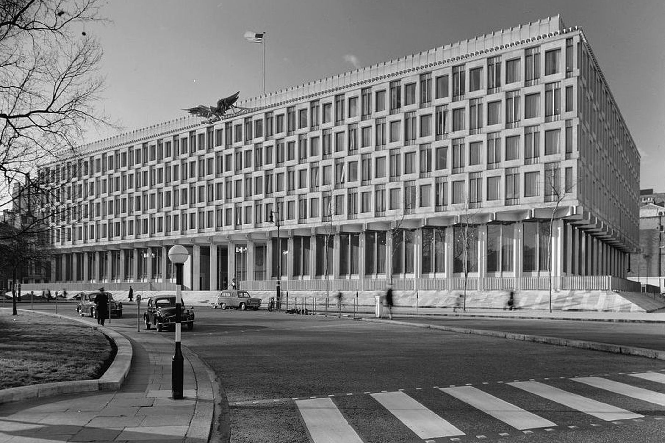 US Embassy - Eero Saarinen London, England (GB), 1960 as featured in Atlas of Brutalist Architecture
