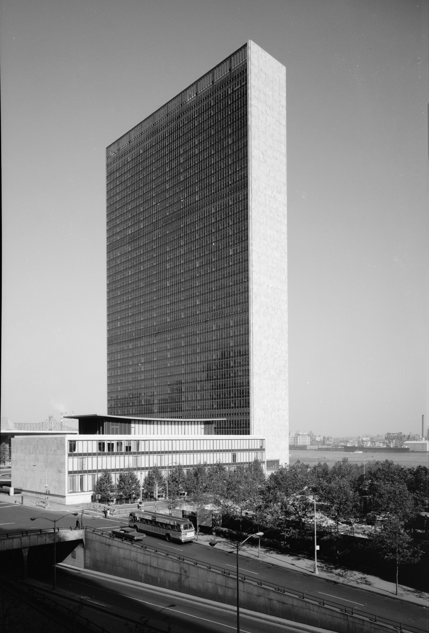 United Nations Headquarters. Photo from the Historic American Buildings Survey (HABS) and the Historic American Engineering Record (HAER) collections — U.S. National Park Service program.