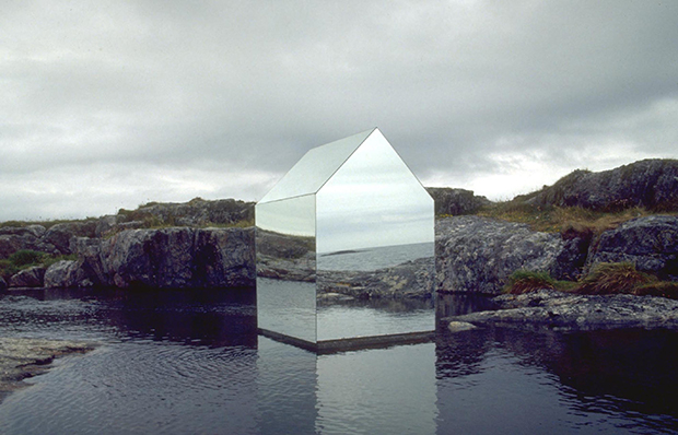 Mirror House. From Nanotecture